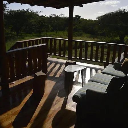 Maison Autonome En Bois, A Brasilito